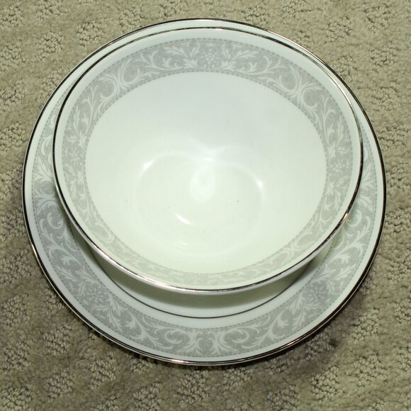 Imperial China by W. Dalton 6571 Whitney Pattern Gravy Bowl Attached Under Plate - Picture 1 of 5